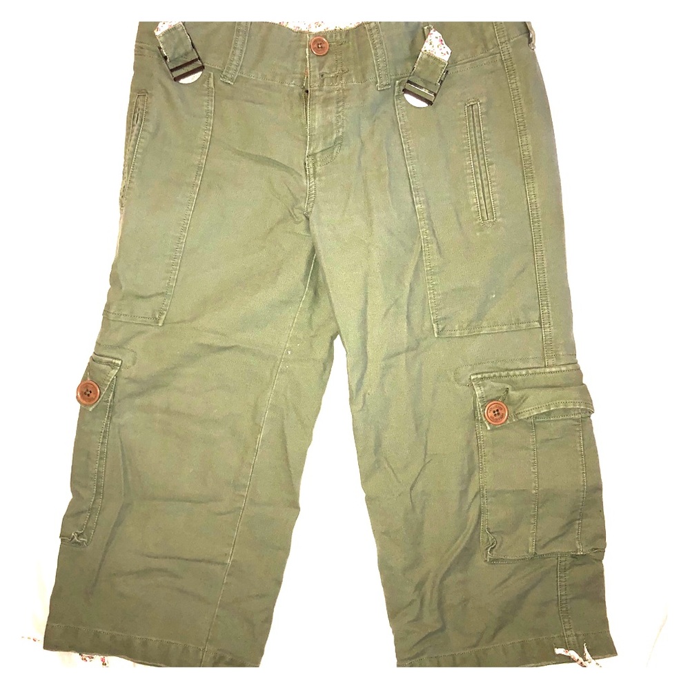 Hollister Olive Green Cargo Capri Shorts Size 7